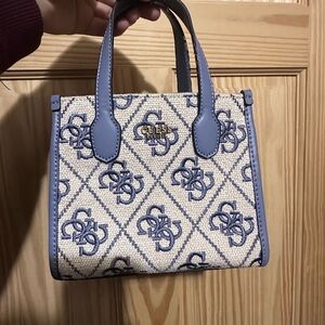 Small cute guess handbag.